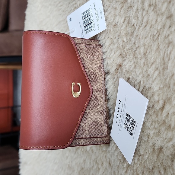 NWT Coach Colorblock Wyn Small Signature Leather Wallet 🤎🎁♥️ - Picture 15 of 16